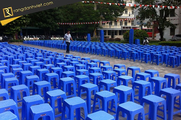 Cho thuê ghế nhựa.